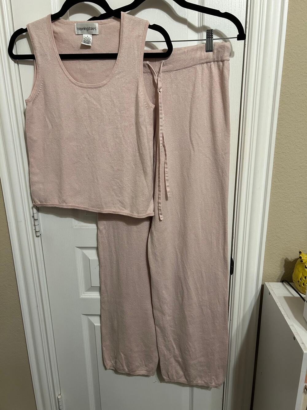 Bloomingdale's Size Small Light Pink Silk & Cashmere Set
